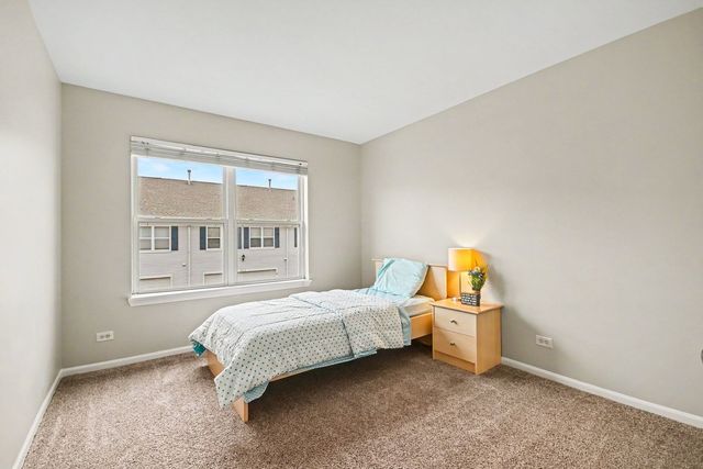 2531 Congress Avenue 2531, Aurora, IL 60503