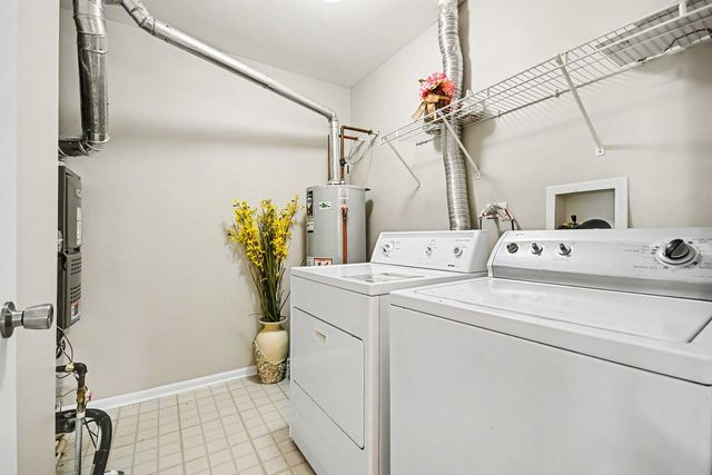 2531 Congress Avenue 2531, Aurora, IL 60503