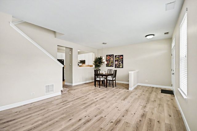 2531 Congress Avenue 2531, Aurora, IL 60503
