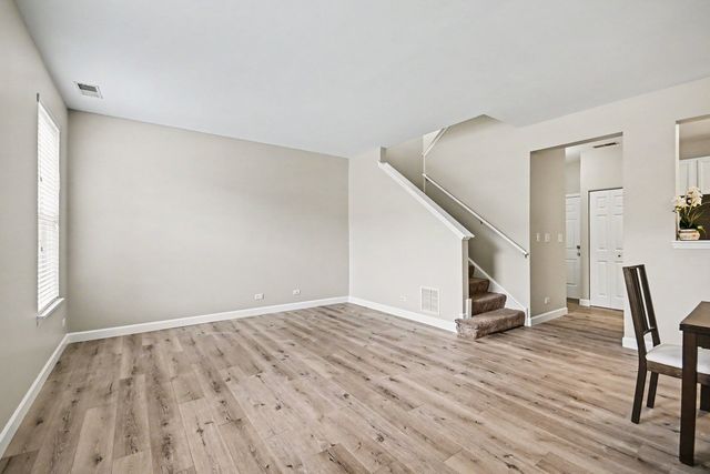 2531 Congress Avenue 2531, Aurora, IL 60503