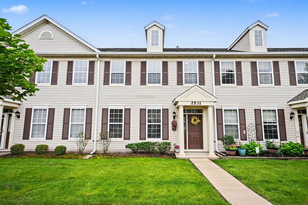 2531 Congress Avenue 2531, Aurora, IL 60503