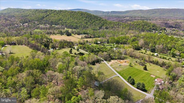 319 GOKEY LN, Great Cacapon, WV 25422
