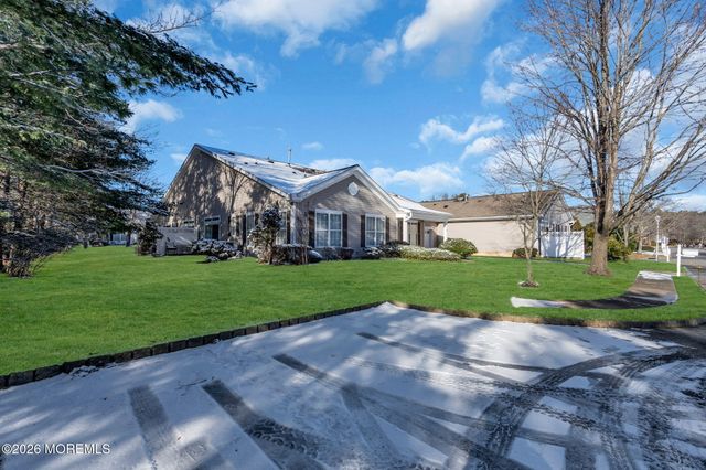 104 Silverlawns Drive, Lakewood, NJ 08701