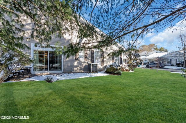 104 Silverlawns Drive, Lakewood, NJ 08701