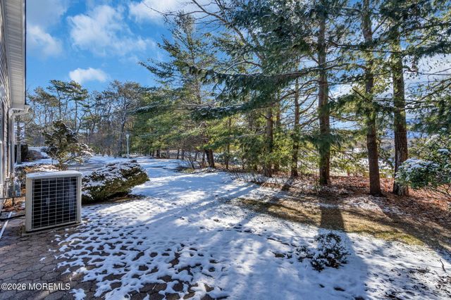 104 Silverlawns Drive, Lakewood, NJ 08701