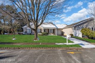 104 Silverlawns Drive, Lakewood, NJ 08701