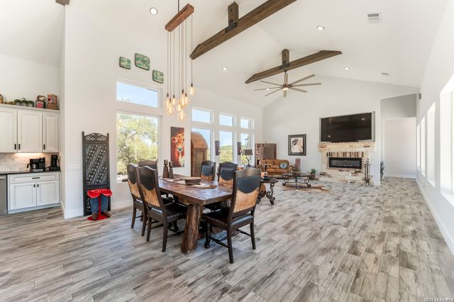 452 Wentworth, Spring Branch, TX 78070