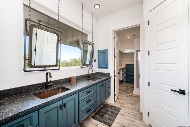 452 Wentworth, Spring Branch, TX 78070