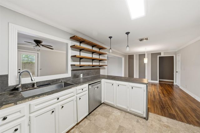 7942 Hammerly Boulevard, Houston, TX 77055