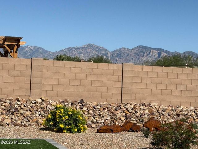 5551 W Coyote Star Road, Marana, AZ 85658