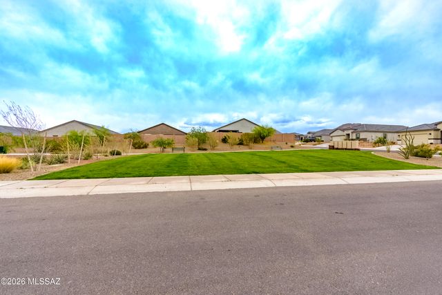 5551 W Coyote Star Road, Marana, AZ 85658