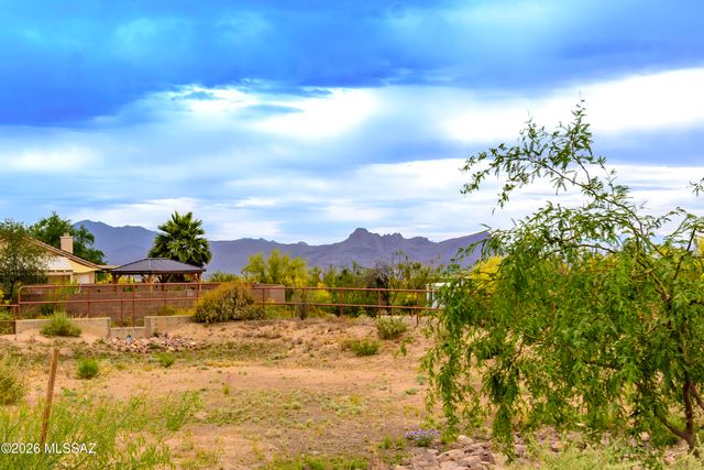 5551 W Coyote Star Road, Marana, AZ 85658