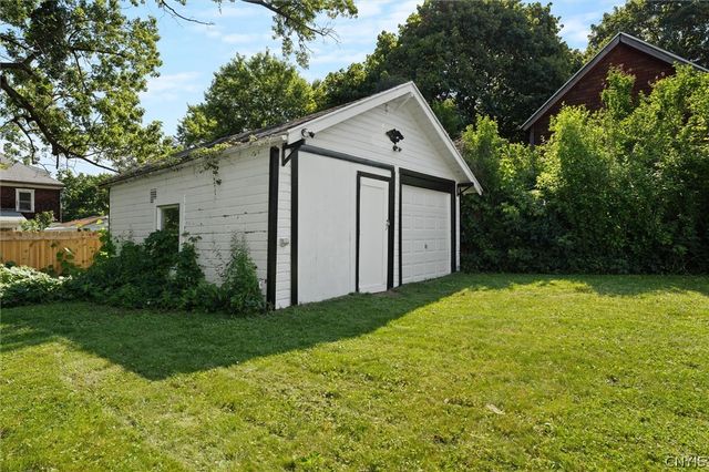 120 Peck Avenue, Syracuse, NY 13206