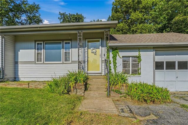 6000 Arlington Avenue, Kansas City, MO 64133