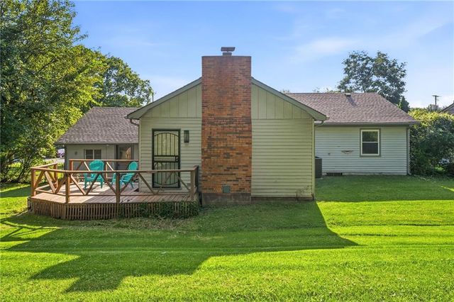 6000 Arlington Avenue, Kansas City, MO 64133