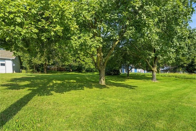 6000 Arlington Avenue, Kansas City, MO 64133