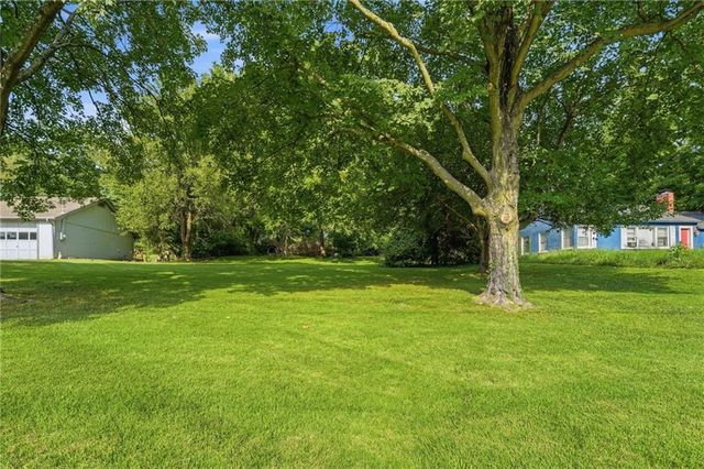 6000 Arlington Avenue, Kansas City, MO 64133
