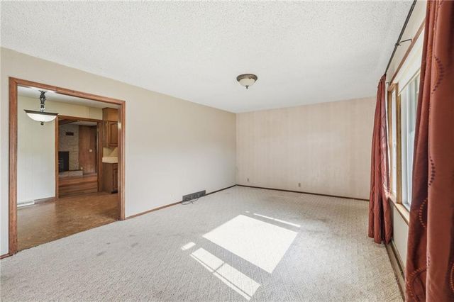 6000 Arlington Avenue, Kansas City, MO 64133