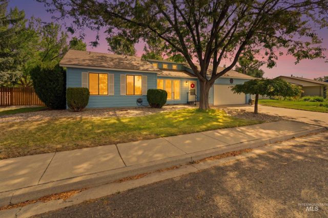 708 Carriage Lane, Twin Falls, ID 83301