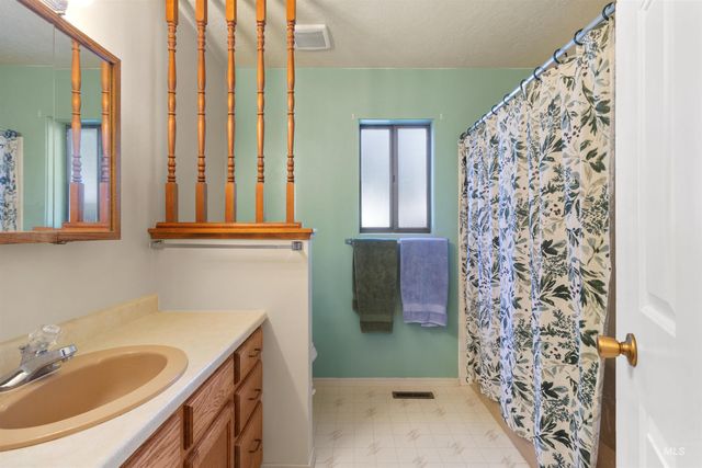 708 Carriage Lane, Twin Falls, ID 83301
