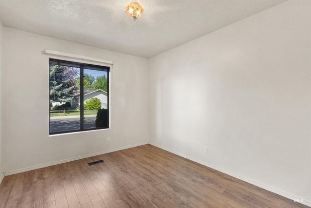 708 Carriage Lane, Twin Falls, ID 83301