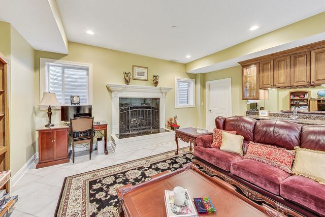428 S Clifton Avenue, Park Ridge, IL 60068