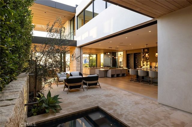 2304 Cliff, Newport Beach, CA 92663