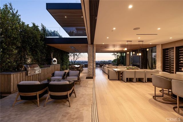 2304 Cliff, Newport Beach, CA 92663