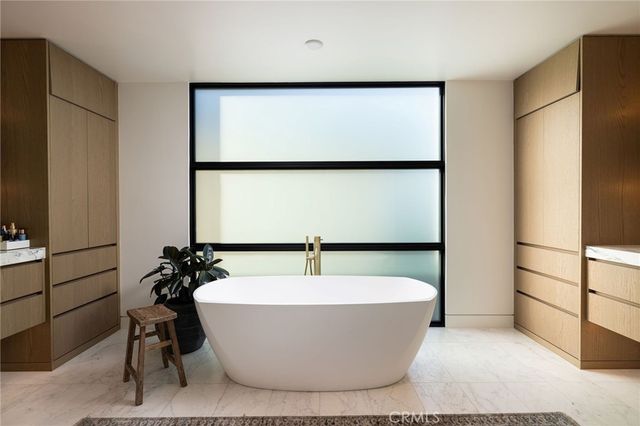 2304 Cliff, Newport Beach, CA 92663