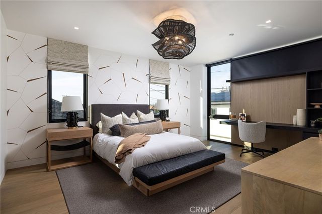 2304 Cliff, Newport Beach, CA 92663