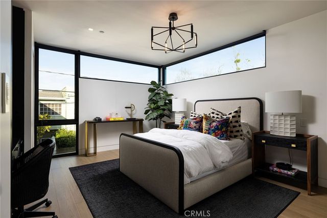 2304 Cliff, Newport Beach, CA 92663