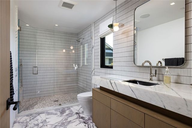 2304 Cliff, Newport Beach, CA 92663