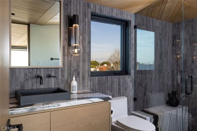 2304 Cliff, Newport Beach, CA 92663