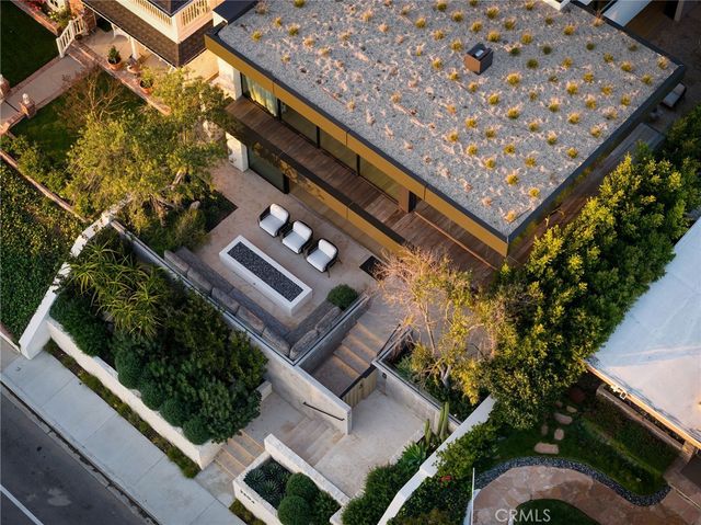 2304 Cliff, Newport Beach, CA 92663