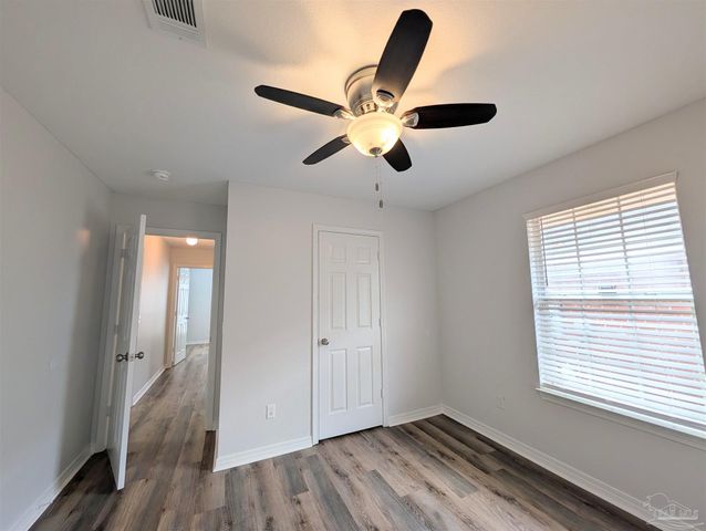 28 Easton St, Cantonment, FL 32533