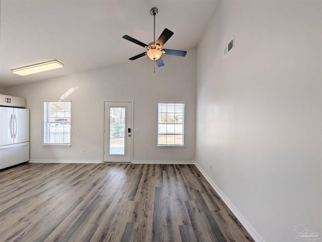 28 Easton St, Cantonment, FL 32533