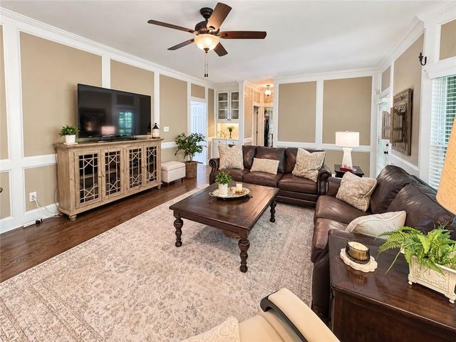 1455 Chinook Court SW, Lilburn, GA 30047
