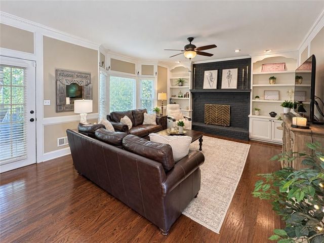 1455 Chinook Court SW, Lilburn, GA 30047