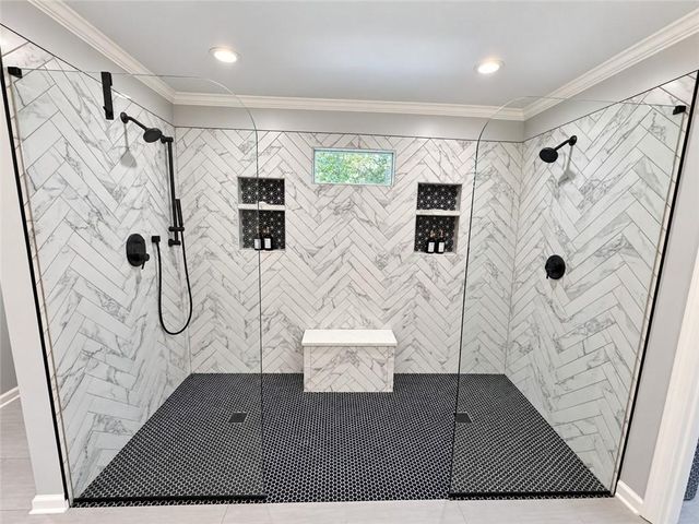 1455 Chinook Court SW, Lilburn, GA 30047