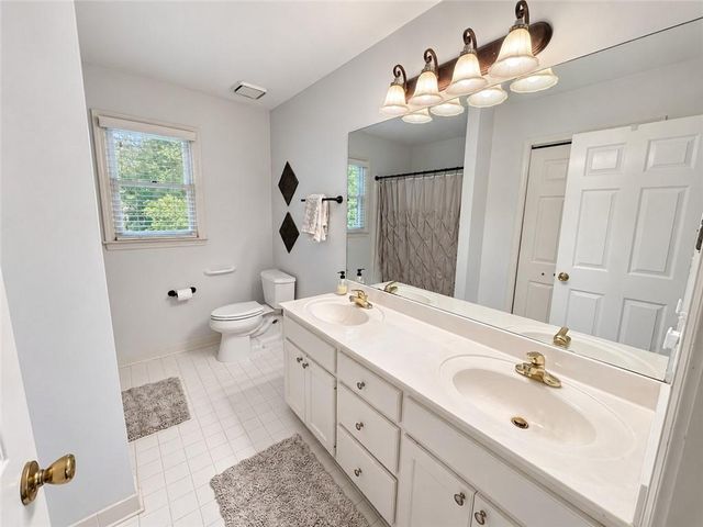 1455 Chinook Court SW, Lilburn, GA 30047