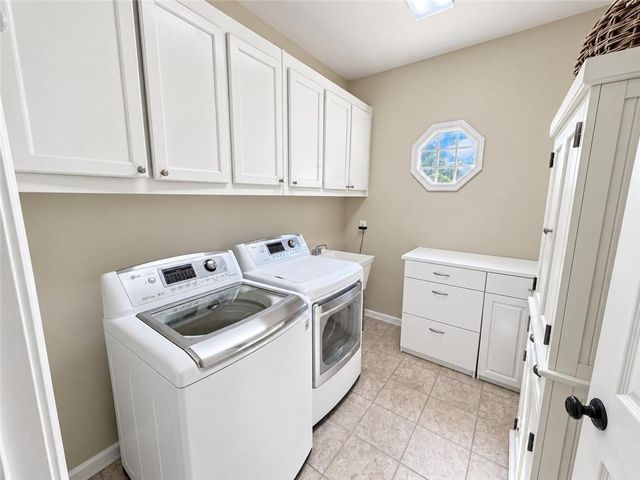 1455 Chinook Court SW, Lilburn, GA 30047