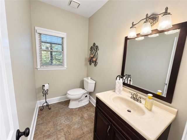 1455 Chinook Court SW, Lilburn, GA 30047