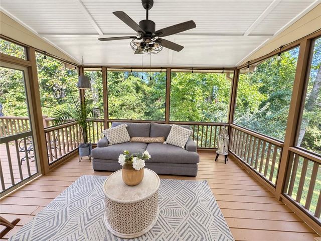 1455 Chinook Court SW, Lilburn, GA 30047