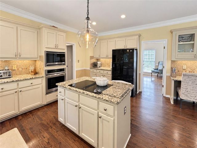 1455 Chinook Court SW, Lilburn, GA 30047