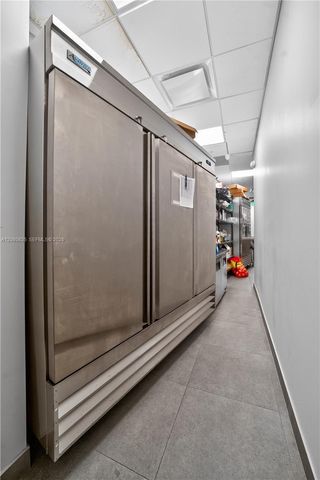 2 S Biscayne Boulevard, Miami, FL 33131