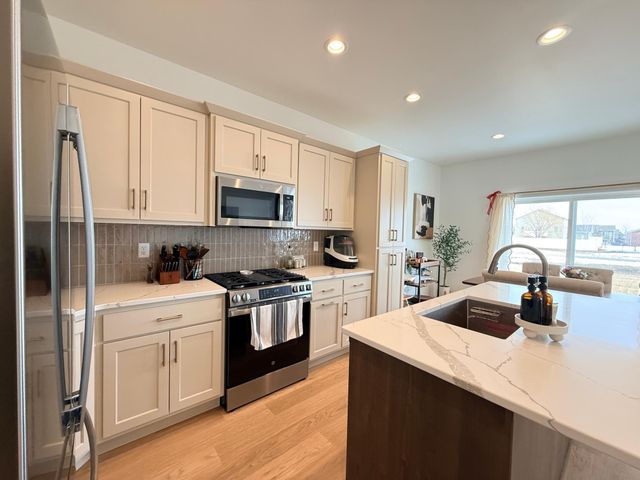 4566 13th Street S, Moorhead, MN 56560