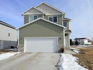4566 13th Street S, Moorhead, MN 56560