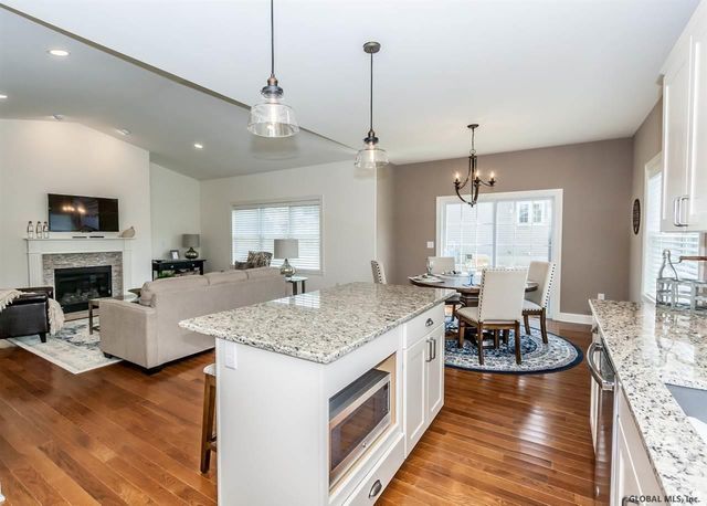 71 Lakepointe Way, Stillwater, NY 12866