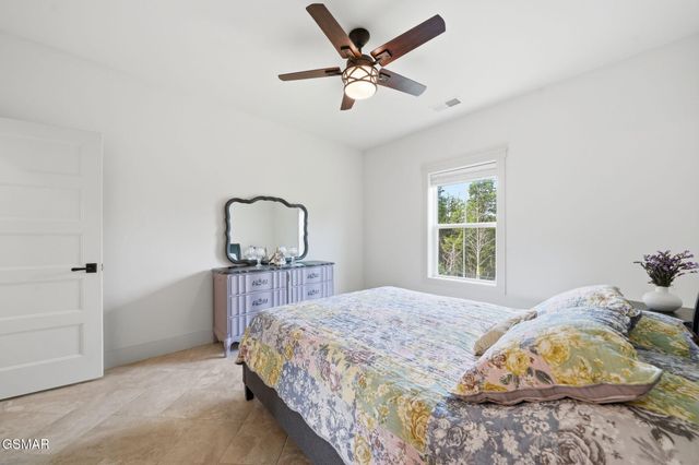2069 Cody View Way, Sevierville, TN 37876