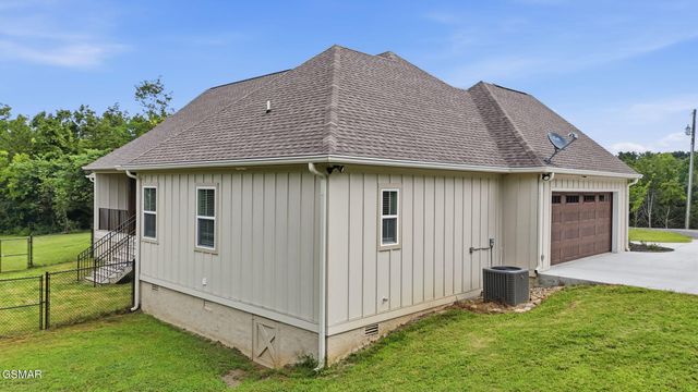 2069 Cody View Way, Sevierville, TN 37876